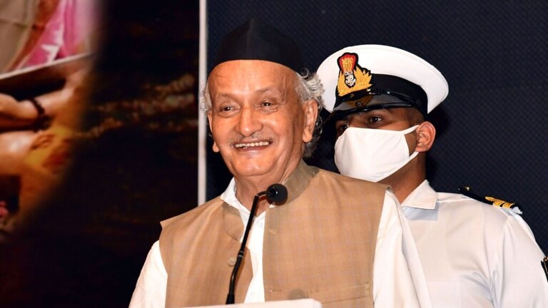 राज्यपाल कोश्यारींची राजीनामा देण्याची इच्छा : १२ वादांनी गाजला कार्यकाळ Mumbai Tak