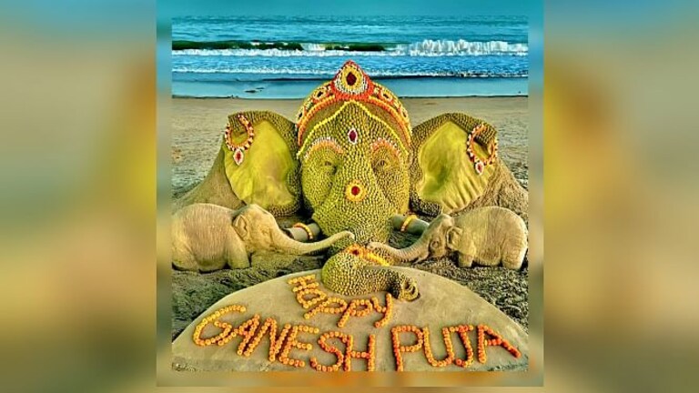 ganesh chaturthi wishes in marathi : गणेशोत्सवात प्रियजनांना Whartsapp, Facebook वरून अशा द्या शुभेच्छा Mumbai Tak