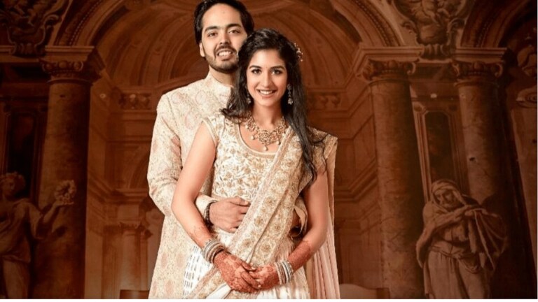 Anant अंबानी-Radhika मर्चंटचा शाही साखरपुडा; कसा आणि कुठे होणार? Mumbai Tak