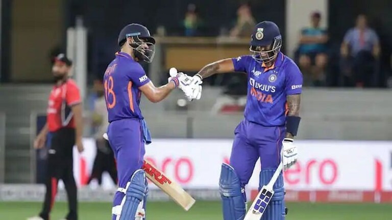 Asia Cup : ६ फोर, ६ सिक्स मारत सूर्यकुमार यादवची धडाकेबाज खेळी, हाँगकाँगविरोधात विराटचंही अर्धशतक Mumbai Tak