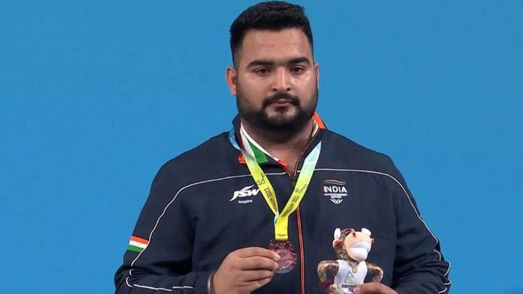 CWG 2022 : सर्व प्रयत्न यशस्वी, राष्ट्रीय विक्रम… तरीही लवप्रीत सिंगने का गमावलं सुवर्णपदक? Mumbai Tak
