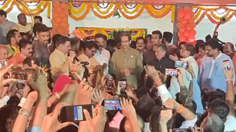 ‘मला पुष्पगुच्छ नकोय’; उद्धव ठाकरेंनी शिवसैनिकांना वाढदिवसानिमित्त कोणतं गिफ्ट मागितलं? Mumbai Tak