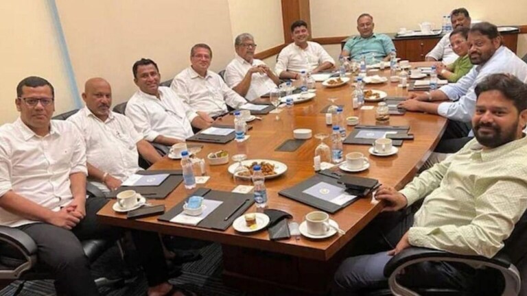 Goa Politics: गोव्यात कॉंग्रेस फुटली; माजी मुख्यमंत्र्यांसह 8 आमदार अखेर भाजपाच्या वाटेवर Mumbai Tak