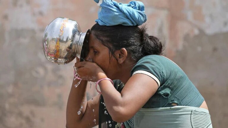 Groundwater: देशातील 80 टक्के लोक पित आहेत विषारी पाणी; सरकारची संसदेत धक्कदायक माहिती Mumbai Tak