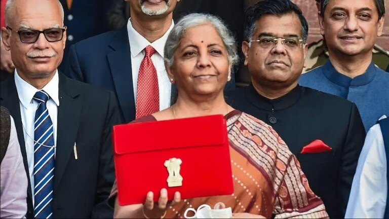 Budget 2023: PM मोदींनी दिलं मोठं गिफ्ट, 7 लाखापर्यंतचं उत्पन्न Tax Free Mumbai Tak