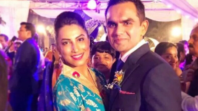 समीर वानखेडे-क्रांती रेडकरच्या घरात चोरी; लाखोंची रक्कम अन् दागिन्यांवर डल्ला Mumbai Tak