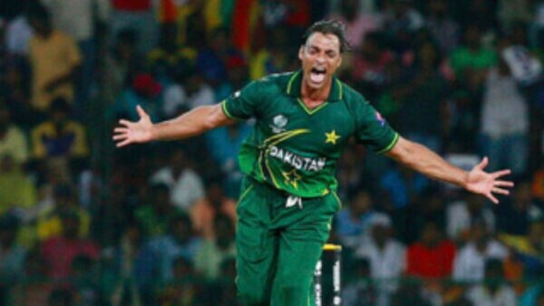 पाकिस्तान हरला आणि शोएब अख्तर भलताच खुश झाला; काय आहे कारण? Mumbai Tak