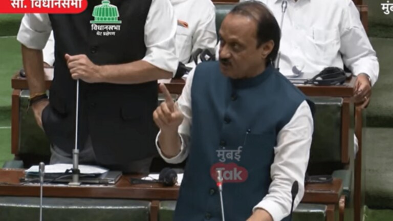 “इतके दिवस आपण समजत होतो मुख्यमंत्री सर्वोच्च”, अजित पवारांनी छेडला राजीनाम्याचा मुद्दा Mumbai Tak
