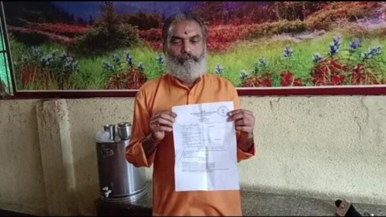 Dombivli: राम मंदिराच्या पुजाऱ्याला भाजप माजी नगरसेवकाच्या मुलाने केली शिवीगाळ Mumbai Tak