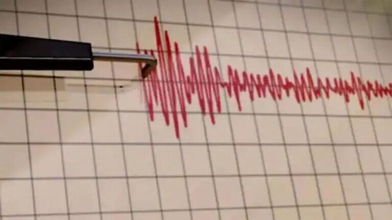 Earthquake : उत्तर भारत भूकंपाने हादरला; 7.7 रिश्टर स्केलची तीव्रता mumbaitak