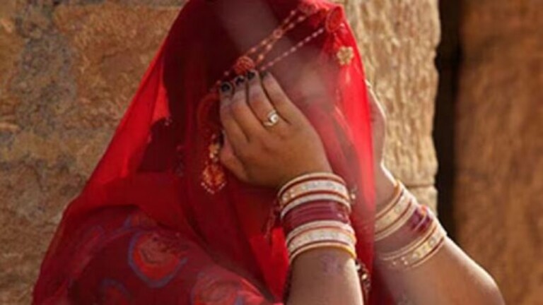 हनीमूनच्या रात्री नवरीला आला कॉल, काही तासाने सापडला नवऱ्या मुलाचा मृतदेह Mumbai Tak