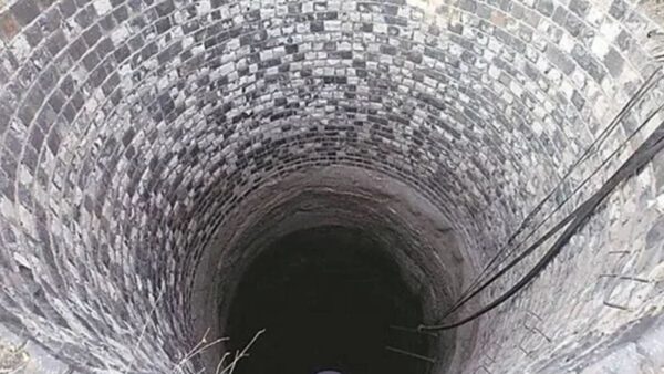 Woman jumped into the well with four children, got scared and came out after saving one, painful death of three
