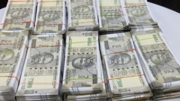 नागपूर : 1 कोटींच्या लाचेची मागणी; MIDC चा टेक्नीशियन लाचलुचपतच्या जाळ्यात, आमदाराचही नाव Technician of Amravati MIDC arrested in 1 crore bribe demand