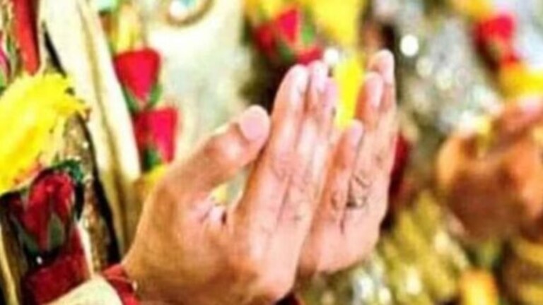 Crime : सोशल मिडीयावर मैत्री, दारु पाजून बलात्कार, अन् धर्मांतर करुन लग्न… Mumbai Tak