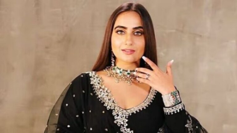 Kusha Kapila : प्रसिद्ध युट्यूबरच्या फोटोंचा दुरुपयोग, डेटींग अॅपवर फेक अकाऊंट Mumbai Tak