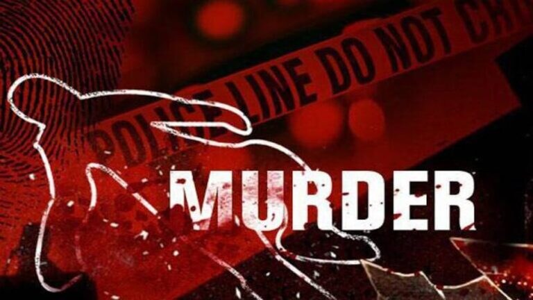 मुंबईत भरदिवसा तीन जणांचा खून, 54 वर्षीय व्यक्तीने शेजाऱ्यांना संपवलं! sister-in-law mother-in-law and father-in-law together killed the daughter-in-law