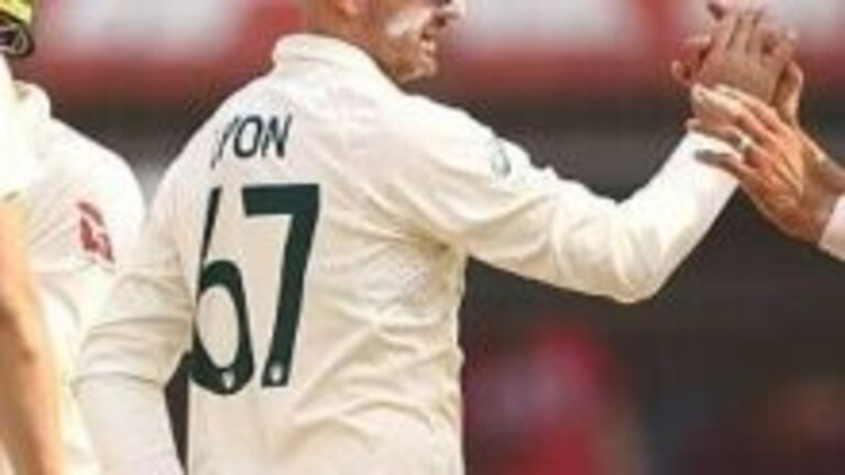 Nathan Lyon, IND vs AUS : नॅथन लायनने मोडला शेन वॉर्नचा रेकॉर्ड Mumbai Tak