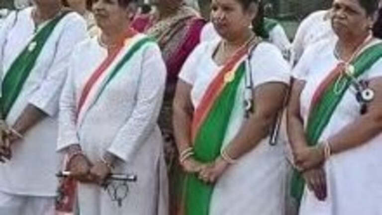International Women’s Day: महिला दिनी जेष्ठ महिलांचं खास सेलिब्रेशन, पाहा फोटो Mumbai Tak