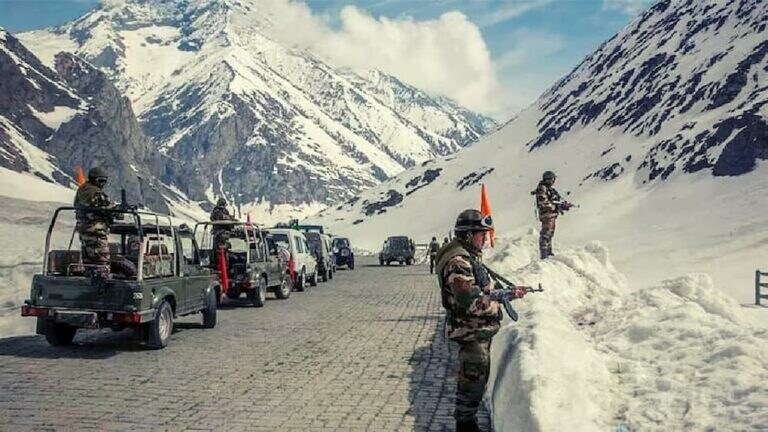 LAC: गलवानमध्ये भारतीय लष्कराची अचानक वाढली हालचाल, नेमकं काय घडणार? Mumbai Tak