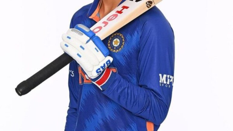 Smriti Mandhana, WPL : महाराष्ट्राची लेक झाली RCB ची कर्णधार Mumbai Tak