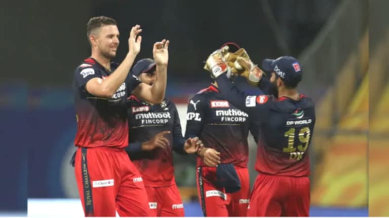 Josh Hazlewood: विराट कोहलीच्या आरसीबीला IPL 2023 सुरू होण्याआधीच मोठा झटका 16th season of IPL : Josh Hazlewood from RCB is unlikely to play the opening matches