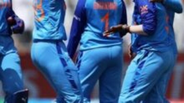 RCB: स्मृती मानधना आणि विराट कोहलीचं स्पेशल कनेक्शन? Mumbai Tak