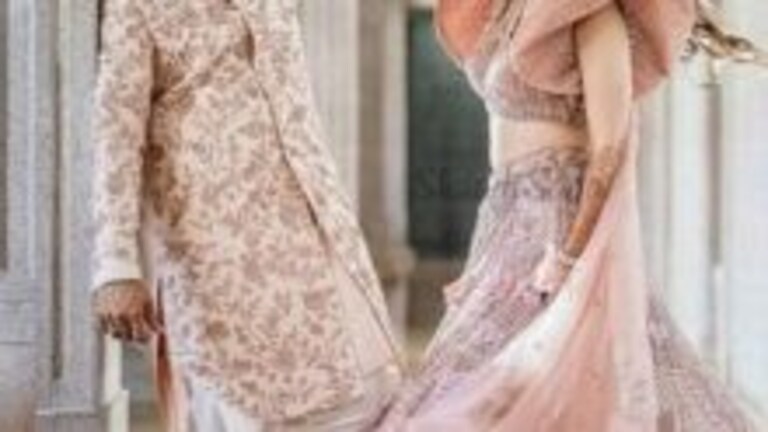 Shardul Thakur: क्रिकेटर शार्दुलची हळद, पाहा ‘झिंगाट’वर थिरकला Mumbai Tak