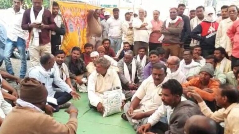 Amravati: गर्दीमुळे प्रशसनाने चना खरेदी नोंदणी रद्द केली; शेतकरी संतप्त Mumbai Tak