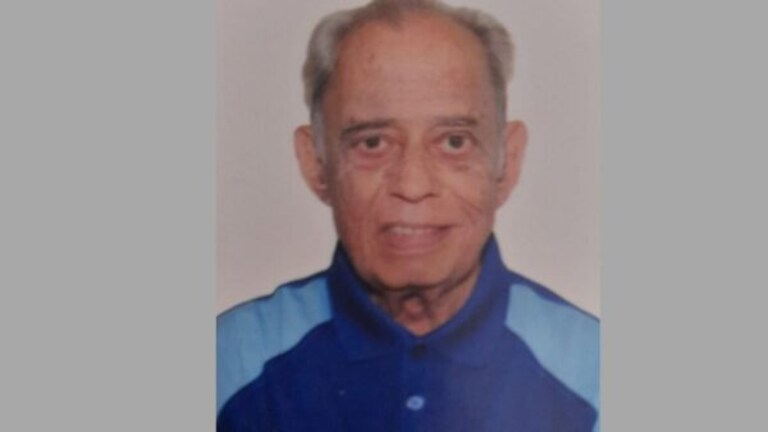 मराठी क्रीडा पत्रकारितेचा जनक हरपला! वि.वि. करमरकर यांचे निधन Mumbai Tak