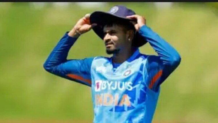 Shreyas Iyer पाठीच्या दुखापतीमुळे त्रस्त; IPL मध्ये खेळणार का? Mumbai Tak