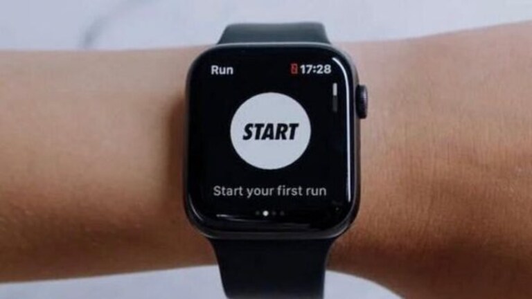 स्मार्टवॉचवर पूर्णपणे विश्वास ठेवणं घातक; डॉक्टरांनी सांगितले धोके Mumbai Tak