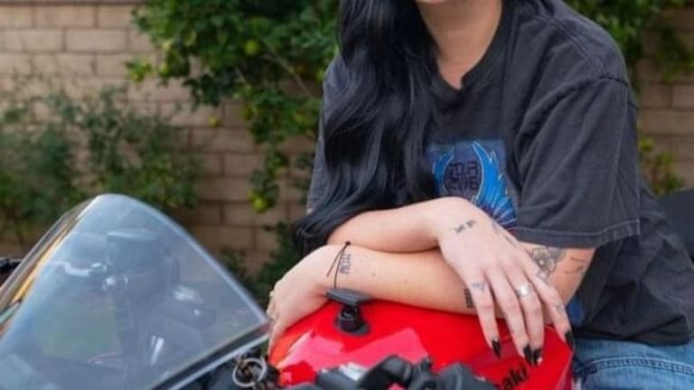 ‘मी हॉट आहे म्हणून बॉयफ्रेंड भेटत नाही’, असं म्हणताच व्हायरल झाली ही तरुणी Mumbai Tak