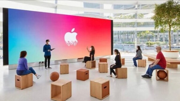 Apple store in india: आयफोन प्रेमींसाठी गुड न्यूज! मुंबईसह दोन शहरांत स्टोअर्स Mumbai Tak