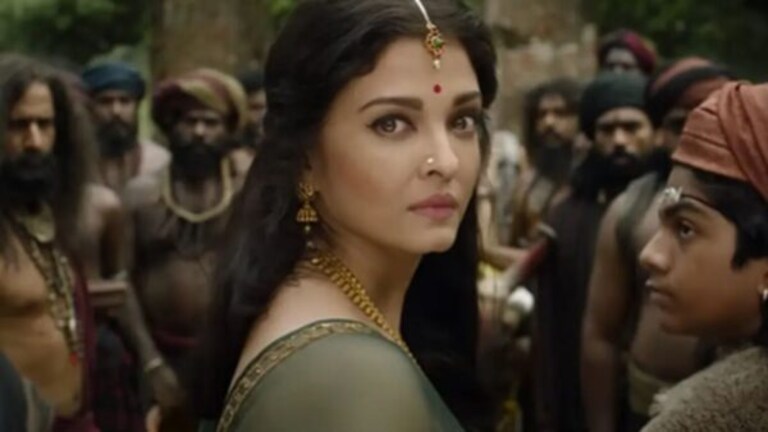 Ponniyin Selvan – 2 : पहिल्याच दिवशी चांगली कमाई, हिंदीतही जमवला मोठा गल्ला Poniyin Selvan' by Mani Ratnam, one of the best directors in the film industry, got a strong opening