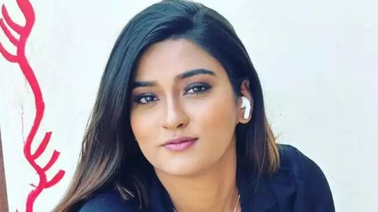 ‘मुलीला न्याय द्या’,’नाही तर मीही बरं वाईट करून घेईन’, आकांक्षा दुबेच्या आईचा इशारा hojpuri actress akanksha dubey suicide case