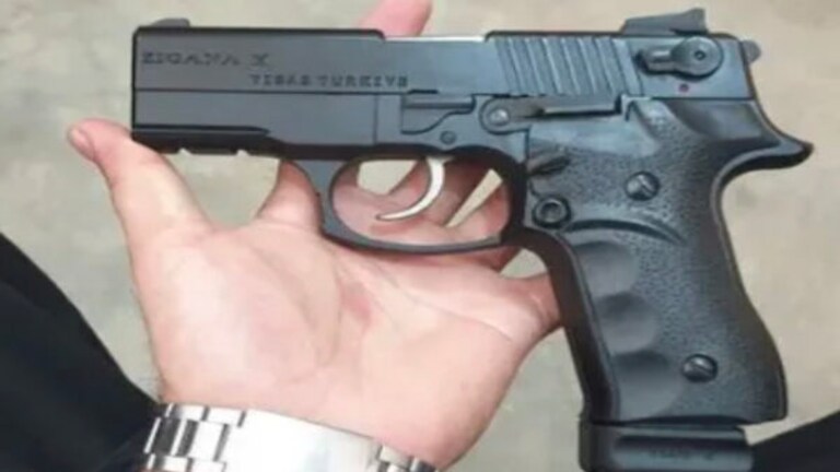 याच पिस्तूलमधून अतिक आणि अशरफला गोळी मारली होती; किती आहे किंमत? Mumbai Tak