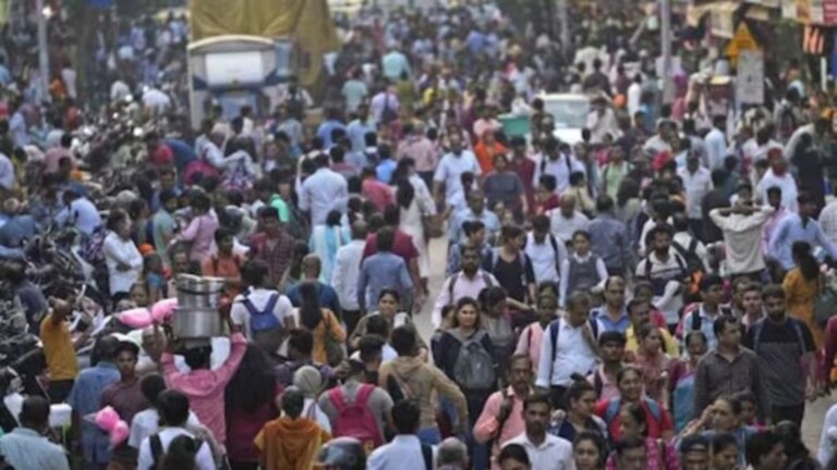 अखेर चीनला मागे टाकलेच! भारत बनला जगातील सर्वाधिक लोकसंख्या असलेला देश India has become the most populous country in the world according to United Nations data.