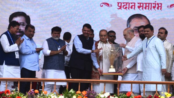 Amit Shah conferred the Maharashtra Bhushan Award 2022 to spiritual leader and social activist Appasaheb Dharmadhikari.