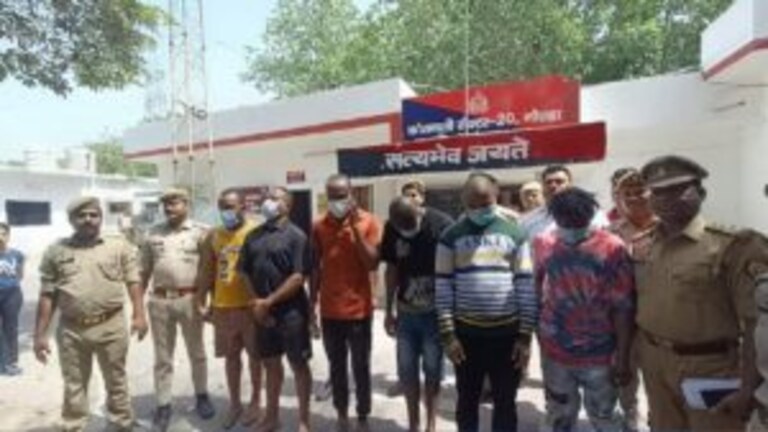 6 नायजेरियन तरूणांनी 700 भारतीय महिलांना नादी लावलं, अन्… Nigerian gang arrested in noida