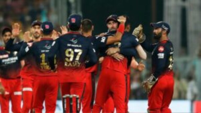 Rajat Patidar : आरसीबीला मोठा धक्का, स्टार खेळाडू IPLमधून बाहेर rcb player rajat patidar ruled out from ipl 2023