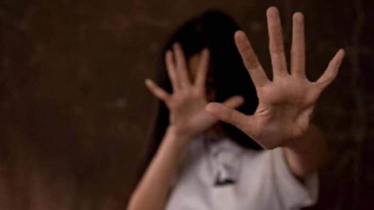 इंस्टाग्रामवरच्या मैत्रीने केला घात, अल्पवयीन मुलीवर चौघांकडून सामूहिक बलात्कार Father Raped minor daughter in Hingoli, Maharashtra