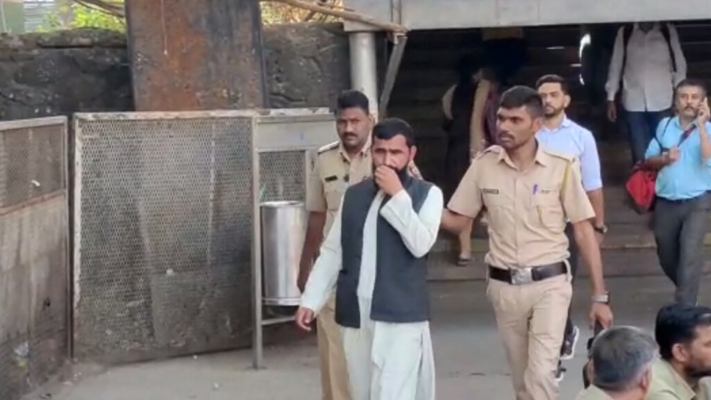 madrasah teacher caught red handed in sinhagad express addicted to making videos of women