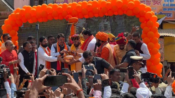 BJP MP Brijbhushan Singh welcomes and felicitated CM Eknath Shinde and DCM Devendra Fadnavis at Hanuman Gadhi temple in Ayodhya.