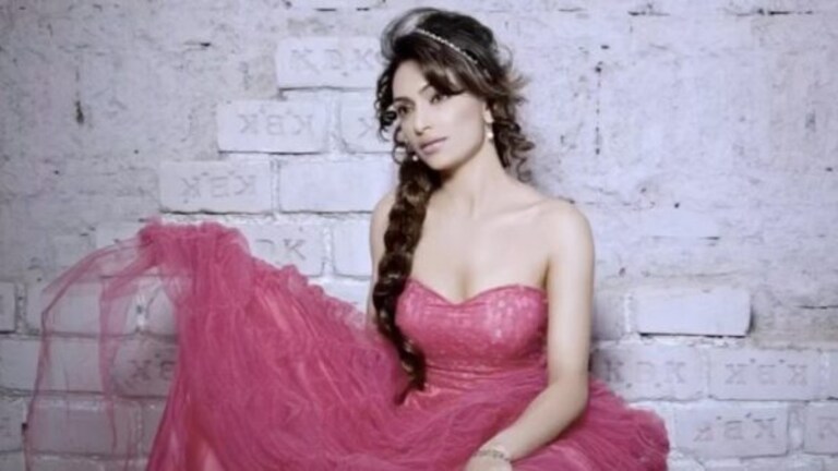 Vaibhavi Upadhyaya : काच फोडली, गाडीतून बाहेर पडण्यासाठी धडपडली, पण… 314924622_5576050519139966_923572210709973371_n