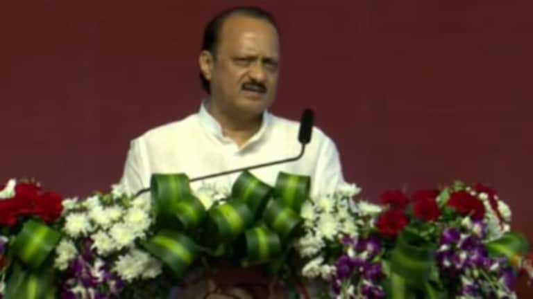 “टिल्ली, टिल्ली लोकं पण बोलायला लागली…” : अजित पवारांनी कोणाला फटकारलं? Leader of opposition Ajit Pawar talk on Vajramuth Rally in Mumbai