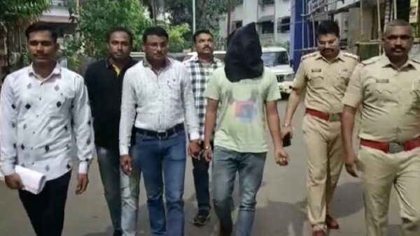 a boy fraud with to girl lure of marriage in dombivali