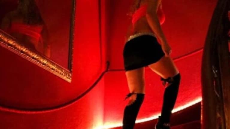 Crime : मोलकरीण.. हनीट्रॅप अन् डॉक्टर.. भयंकर घटनेचा कसा झाला पर्दाफाश? doctor became victim of honeytrap maid showed fear of rape and grabbed 6-5 lak