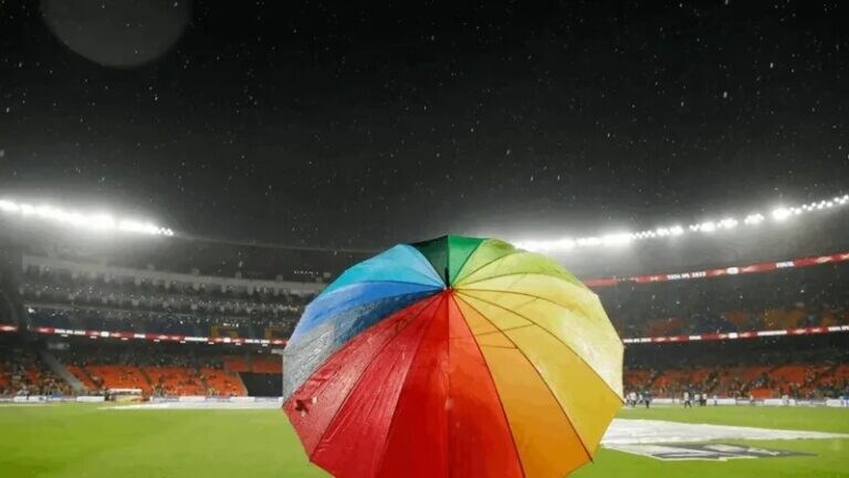 IPL 2023 Final CSK vs GT : आजही सामना झाला नाही, विजेता कोण? जाणून घ्या समीकरण In the final of IPL 2023 (IPL 2023 Final CSK vs GT), if it rains on the reserve day May 29 also, then who will get the trophy in Chennai and Gujarat?