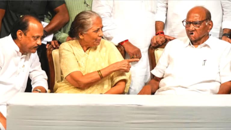 Maharashtra Politics : शरद पवार यूटर्न घेणार? 24 तासांतच नवा गुगली sharad pawar strategy after resigns as ncp chief, read her inside story