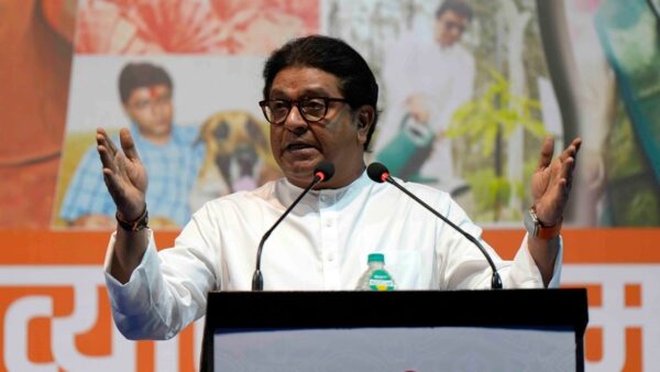 mns president raj thackeray taunted farmers of nashik over voting